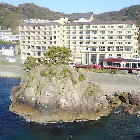 Yura Onsen Yaotome Hotel Tsuruoka Bagian luar foto
