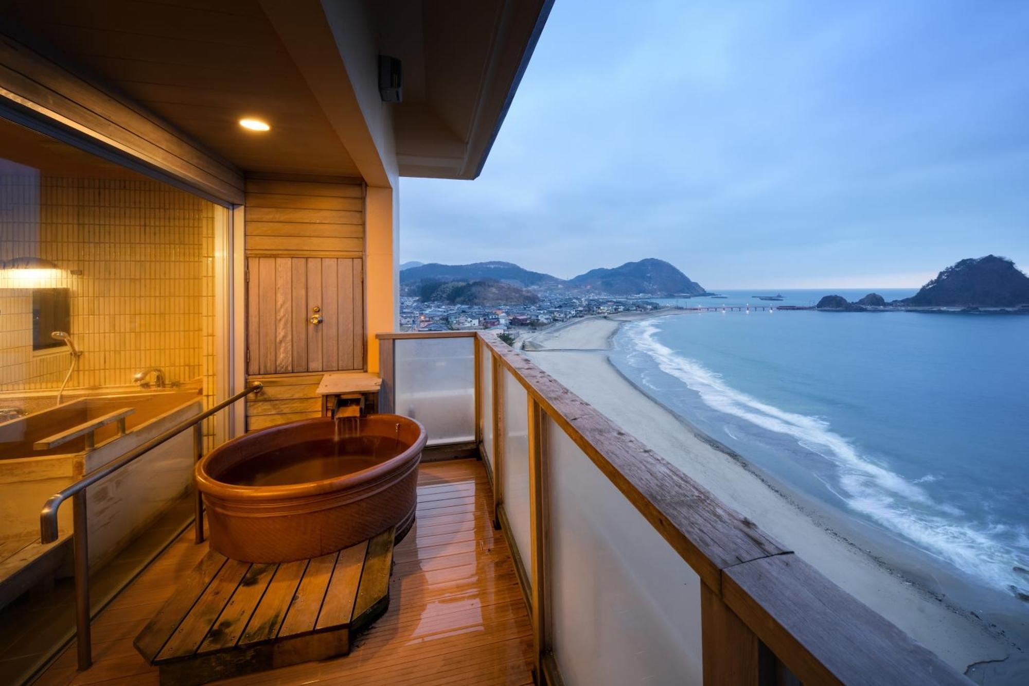 Yura Onsen Yaotome Hotel Tsuruoka Bagian luar foto