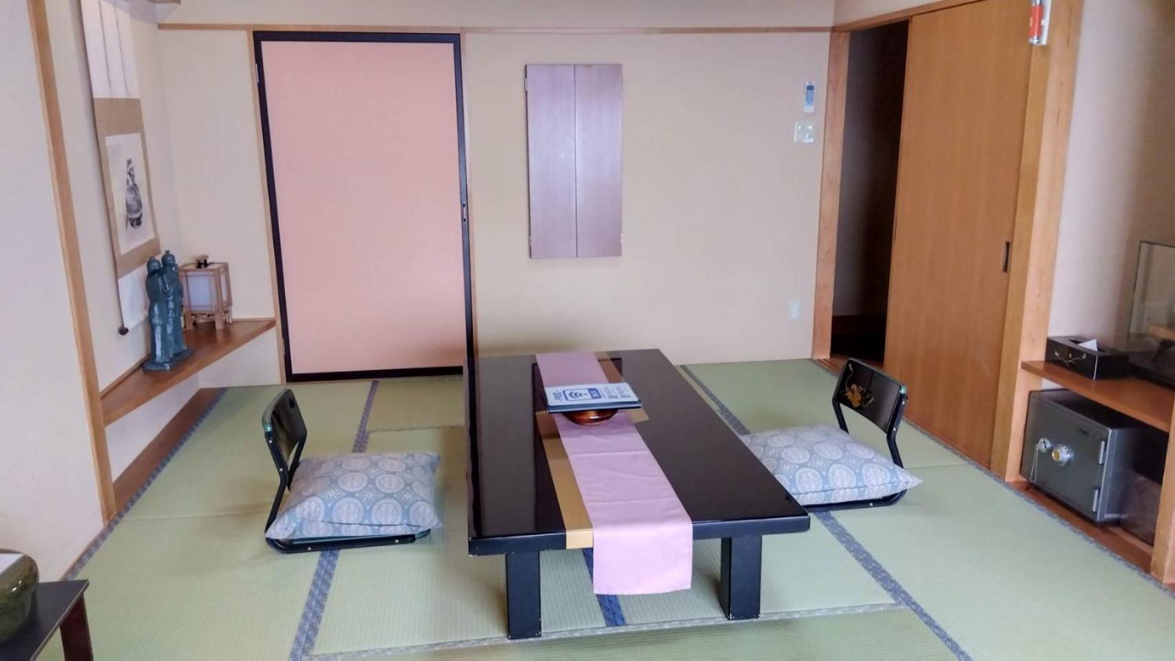 Yura Onsen Yaotome Hotel Tsuruoka Bagian luar foto